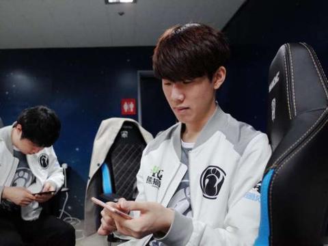 官方公布LPL夏季总决赛海报：是BLG两冠加冕，还是WBG突破队史？