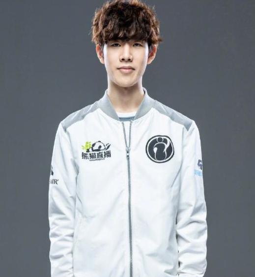 Wildcard正式签约Peeping和fr3nd